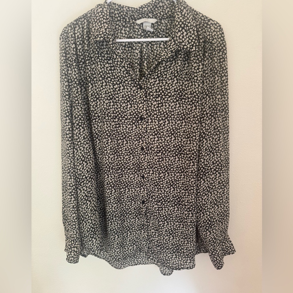H&M Black‎ and White Floral Button Down Shirt